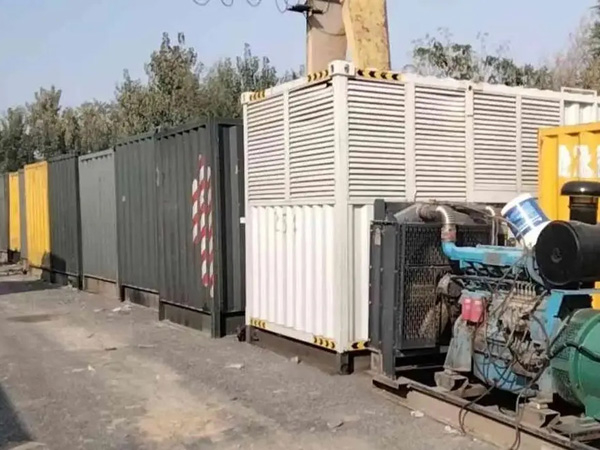 沙河口200KW柴油发电机机组每小时油耗是多少？